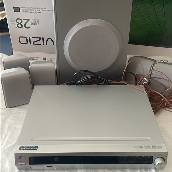 Zenith Other Zenith Dvd Home Theater System With 5 Speakers And Sub